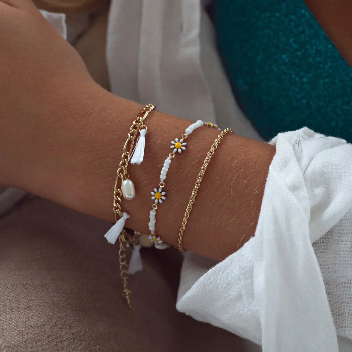 Daisy-sett med ørepynt og armbånd - Image 3