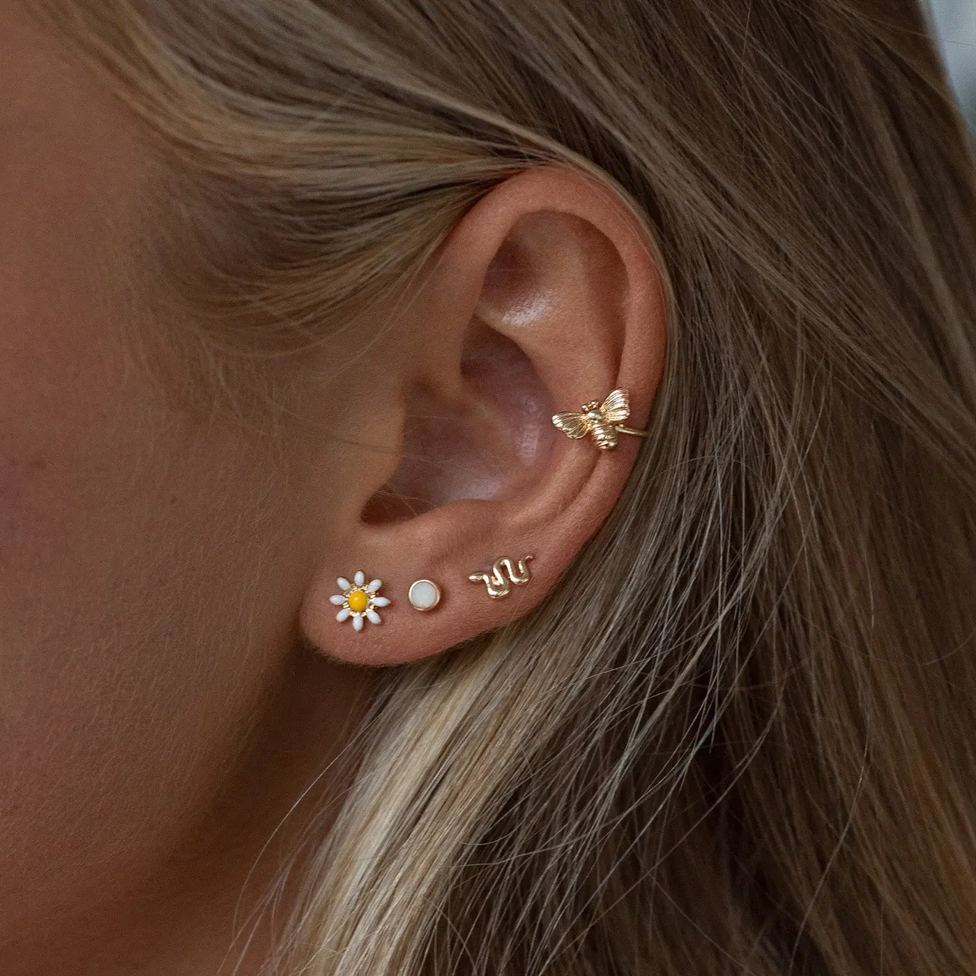 Daisy-sett med ørepynt og armbånd - Image 4