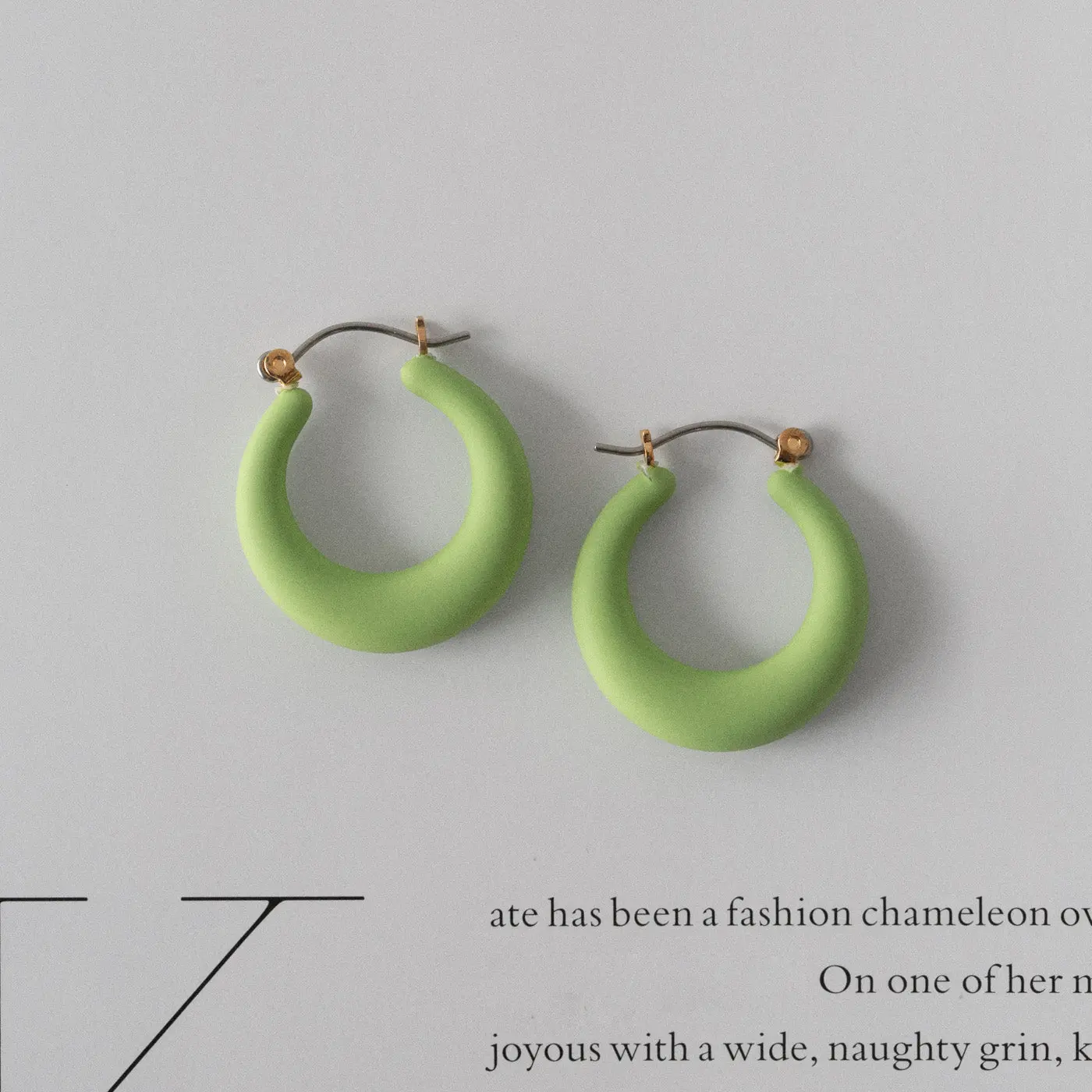 Donna - Øredobber i plastbøyle - Image 7