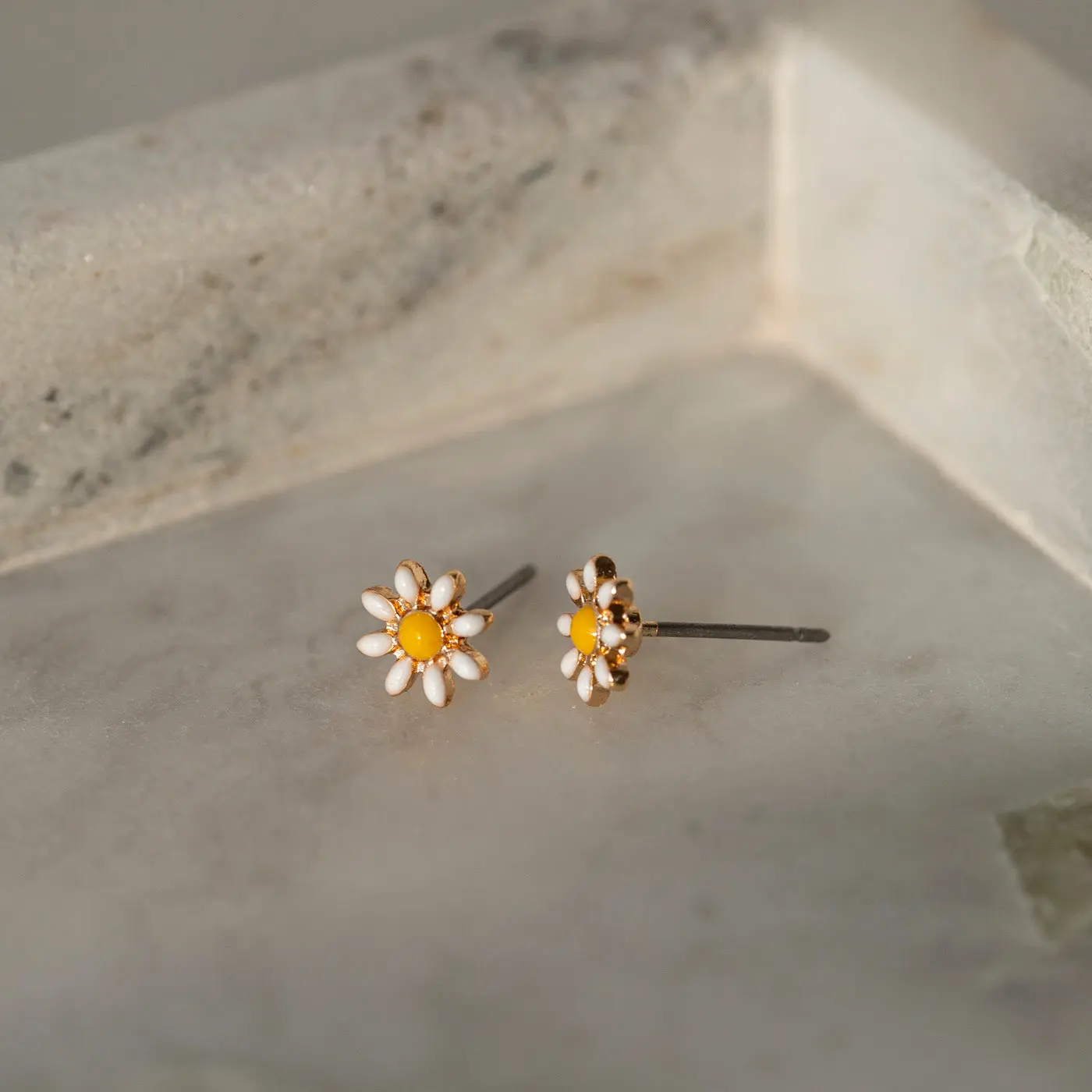 Doris - Daisy Flower Emalje øredobber - Image 3