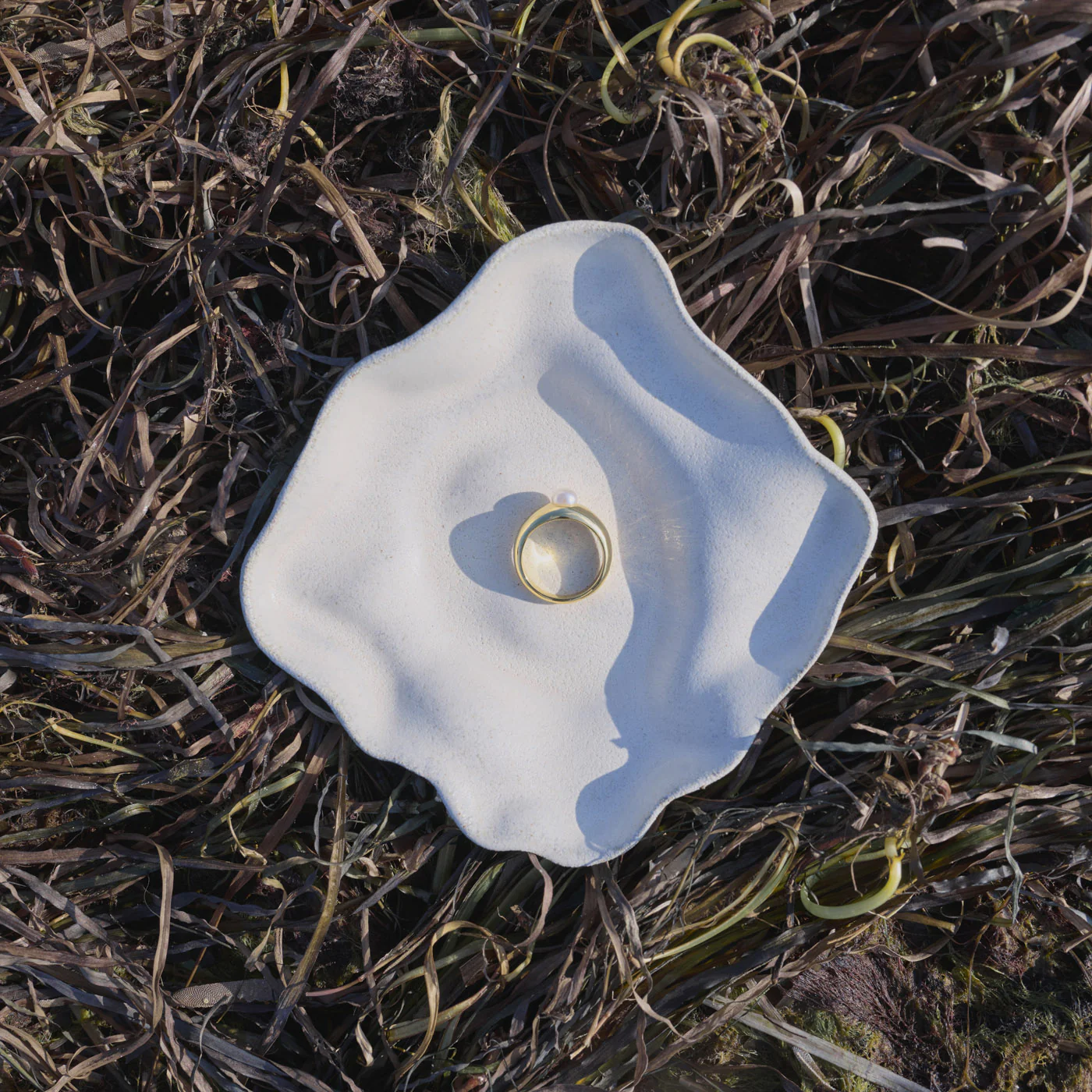 Essie - Chunky Pearl Ring - Image 3