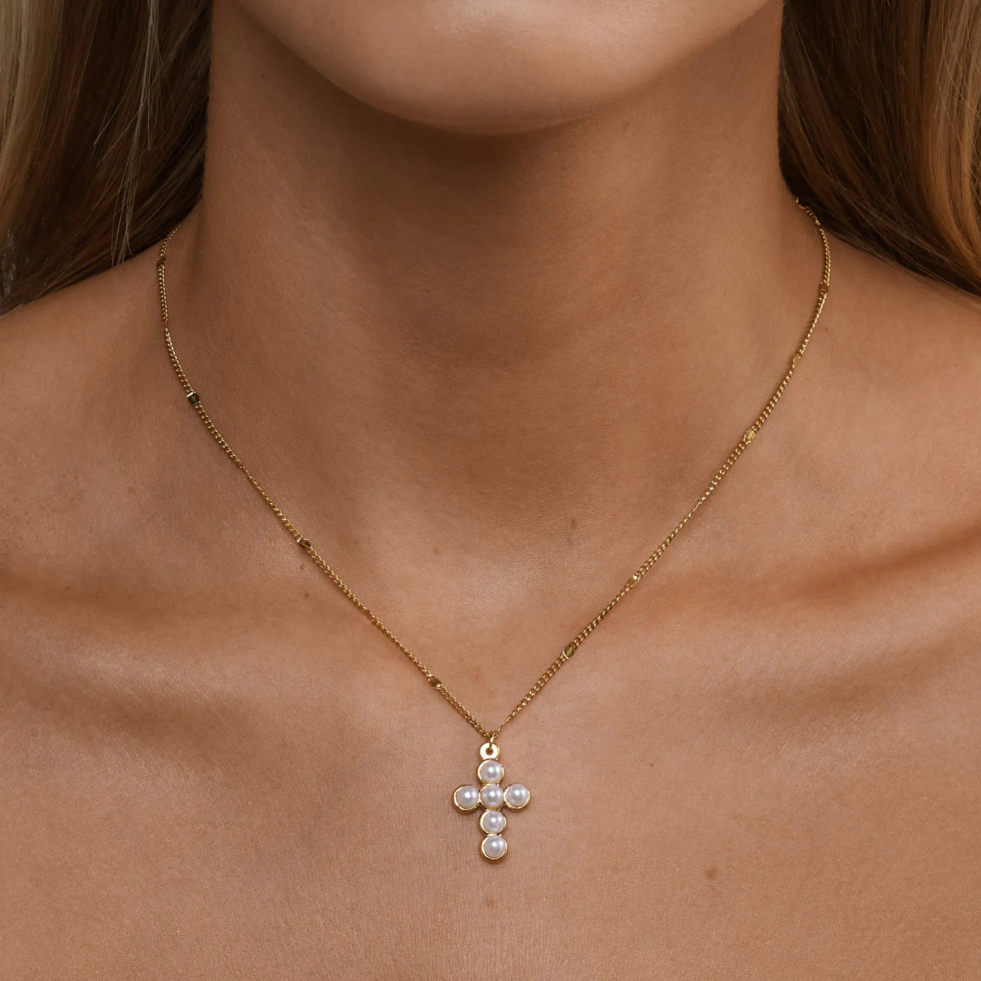 Essie - Pearl Cross Halskjede i Rustfritt Stål - Image 3