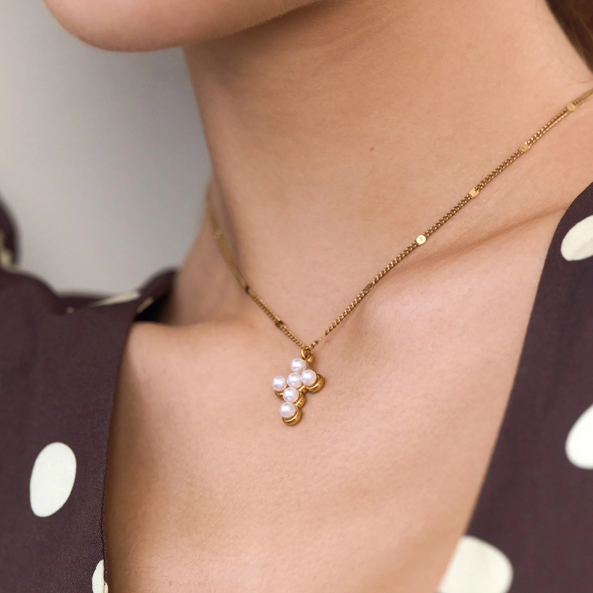 Essie - Pearl Cross Halskjede i Rustfritt Stål - Image 7
