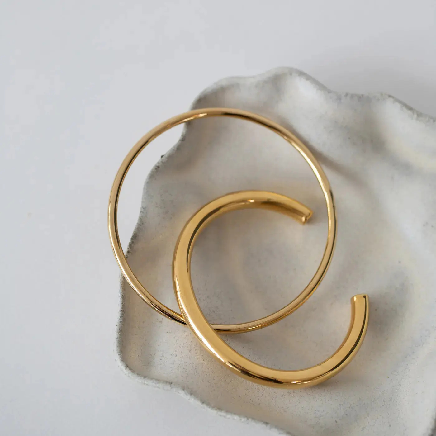 Maeve - Statement Bangle Rustfritt stål Sølv - Image 3