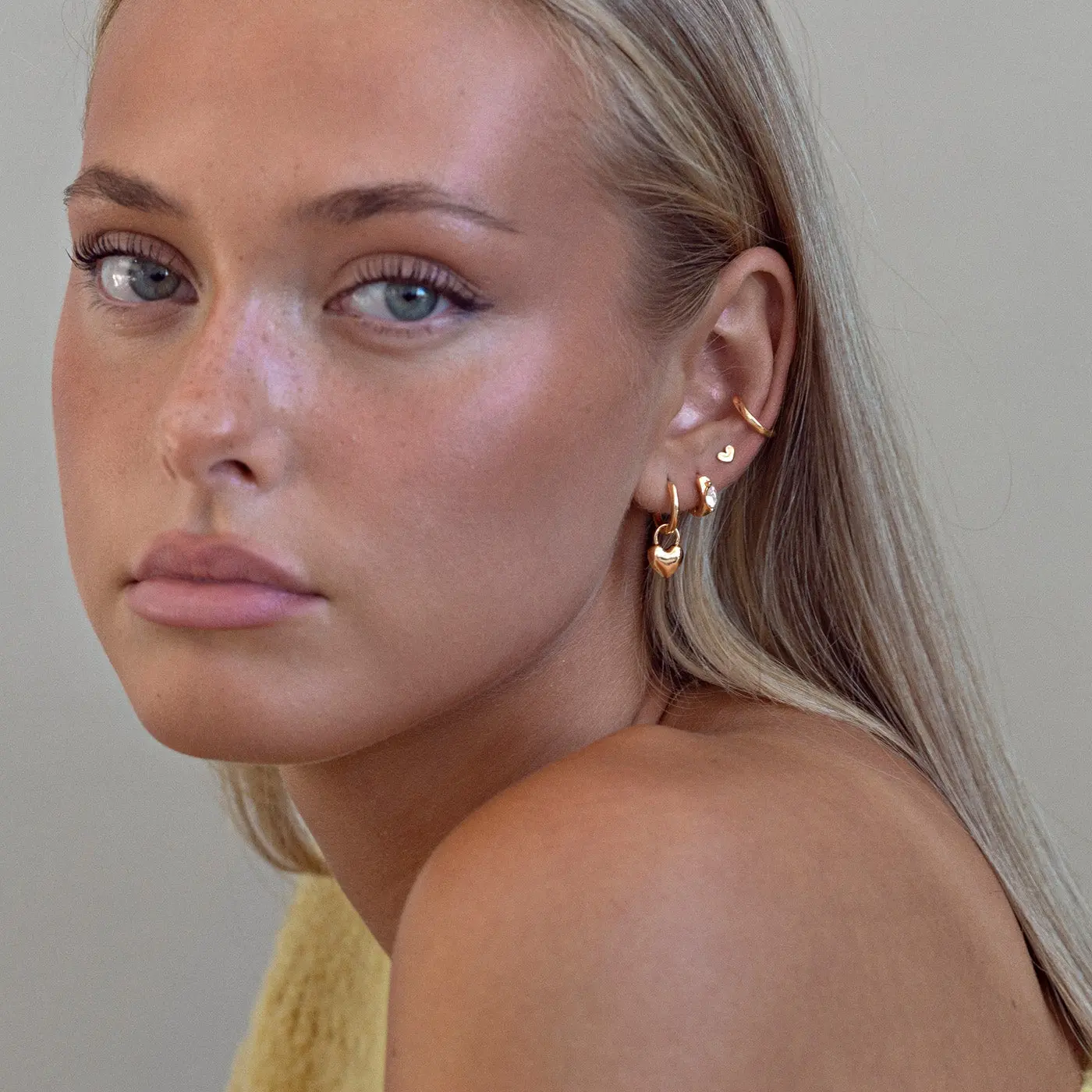 Petite Heart Stud øredobber - Image 3