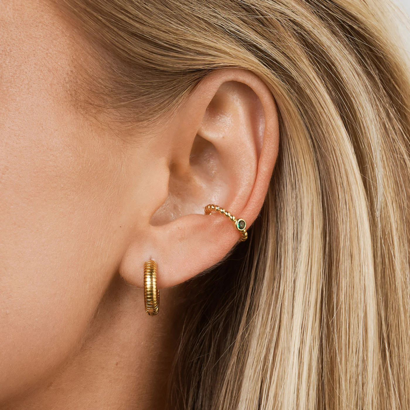 Vivia - Ribbed Hoop Øredobber Rustfritt stål - Image 3